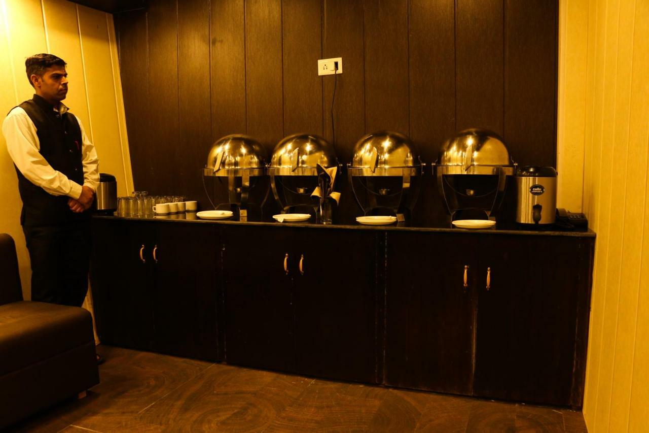Hotel Ashirward 穆索里 外观 照片