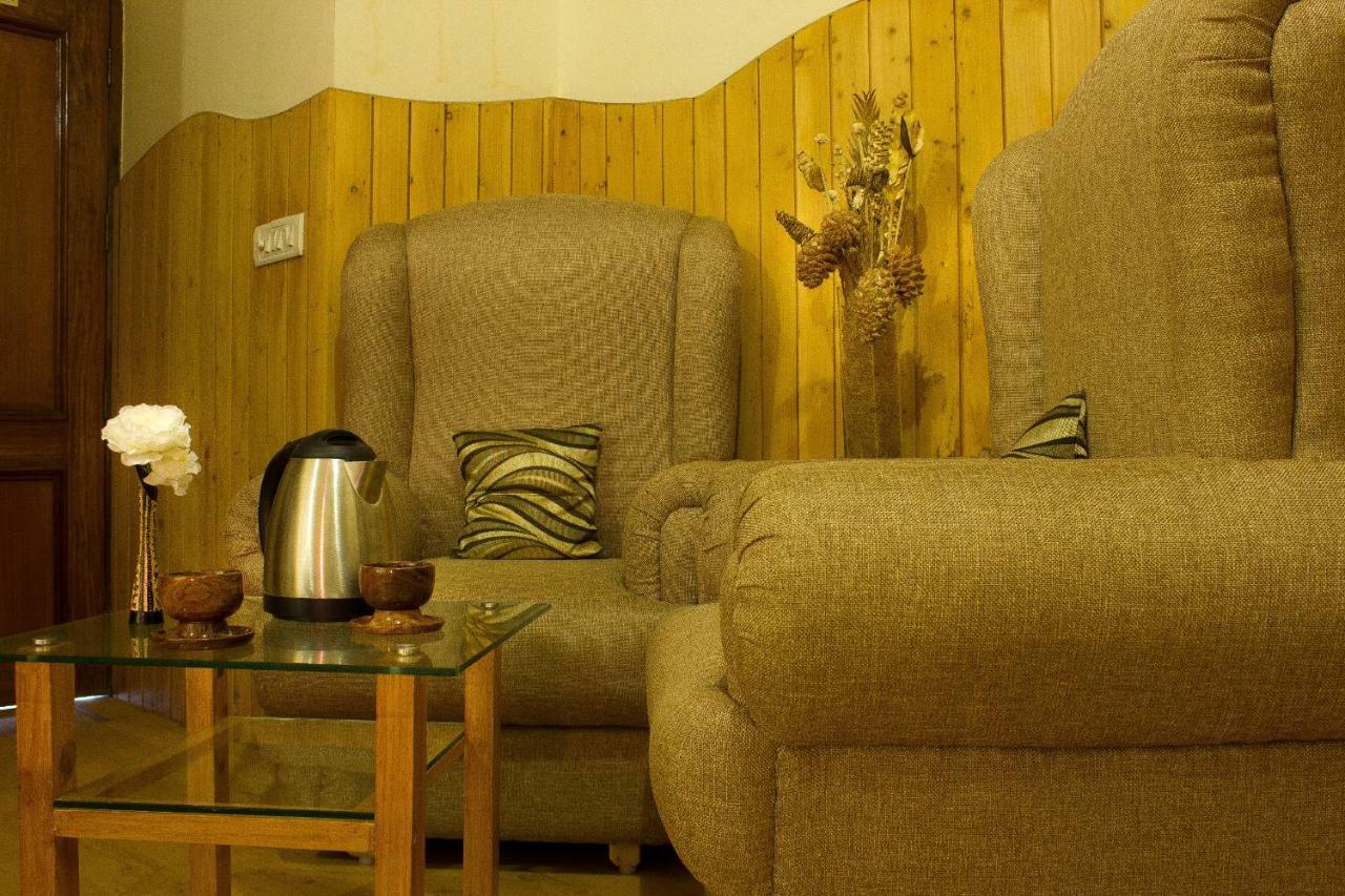 Hotel Ashirward 穆索里 外观 照片