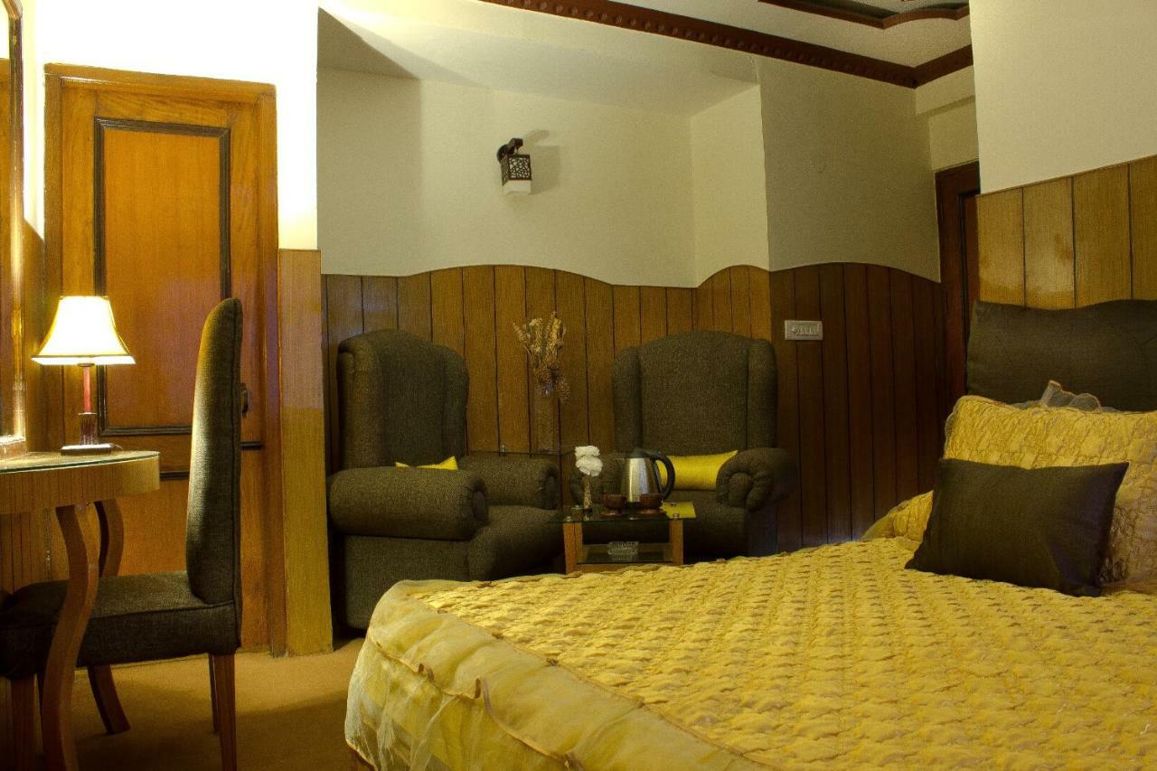 Hotel Ashirward 穆索里 外观 照片