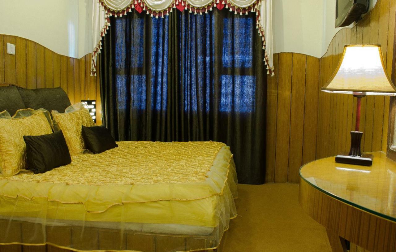 Hotel Ashirward 穆索里 外观 照片